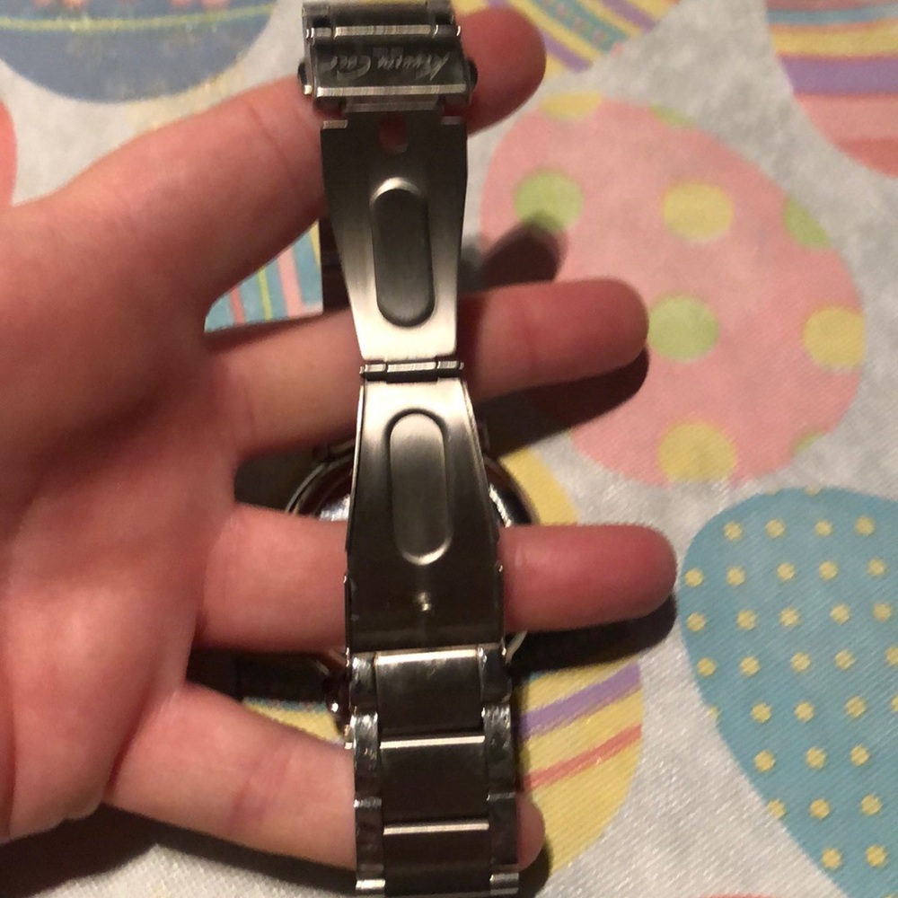 Kenneth Cole watch. - Picture 3 of 4